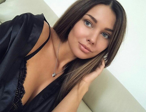 Индивидуалка СПб Лариса Шатенка c 3 размером груди у метро Парк Победы Санкт-Петербург Фото-4