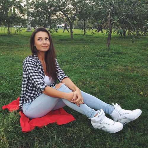 Индивидуалка СПб Лариса Шатенка c 3 размером груди у метро Парк Победы Санкт-Петербург Фото-3